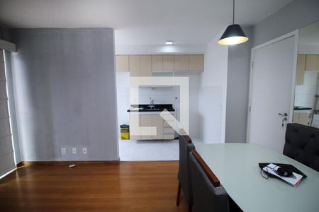 Sala de apartamento para alugar com 2 quartos, 45m² em Irajá, Rio de Janeiro