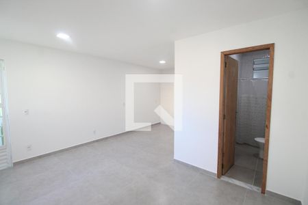 Sala de casa para alugar com 1 quarto, 65m² em Todos Os Santos, Rio de Janeiro