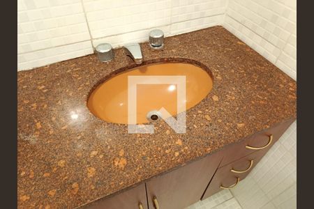 Banheiro de apartamento à venda com 1 quarto, 55m² em Pinheiros, São Paulo