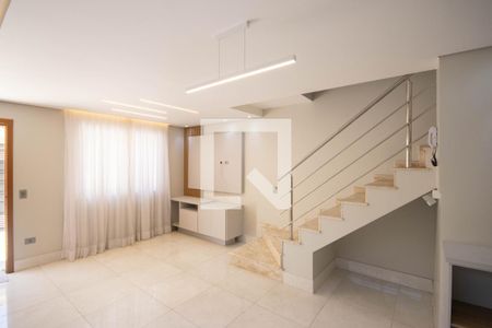 Sala/Cozinha de casa à venda com 3 quartos, 100m² em Vila Nivi, São Paulo