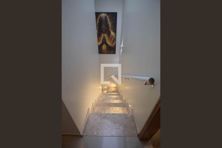 Escada  de casa à venda com 3 quartos, 120m² em Vila Constança, São Paulo