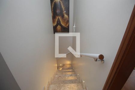 Escada  de casa à venda com 3 quartos, 120m² em Vila Constança, São Paulo