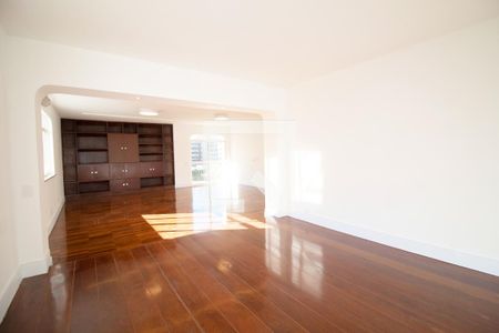 Apartamento à venda com 4 quartos, 251m² em Cerqueira César, São Paulo