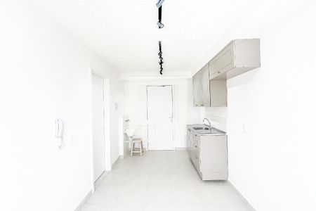 Sala/Cozinha de apartamento para alugar com 1 quarto, 26m² em Parque Industrial Tomas Edson, São Paulo