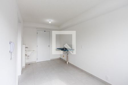 Sala de apartamento para alugar com 1 quarto, 26m² em Parque Industrial Tomas Edson, São Paulo