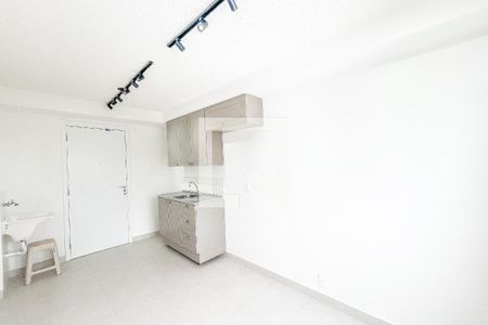 Sala/Cozinha de apartamento para alugar com 1 quarto, 26m² em Parque Industrial Tomas Edson, São Paulo