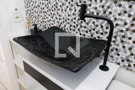 Banheiro de apartamento para alugar com 2 quartos, 40m² em Jardim do Lago, São Paulo