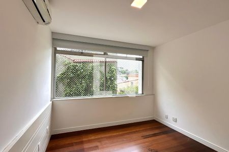 Quarto 1 de apartamento à venda com 3 quartos, 137m² em Leblon, Rio de Janeiro