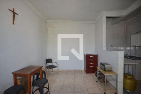 Sala/Quarto de kitnet/studio para alugar com 1 quarto, 18m² em Osvaldo Cruz, Rio de Janeiro