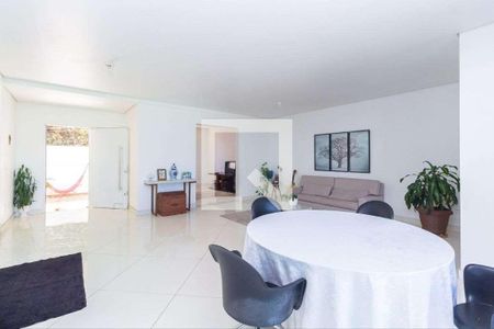 Casa à venda com 4 quartos, 325m² em Estoril, Belo Horizonte