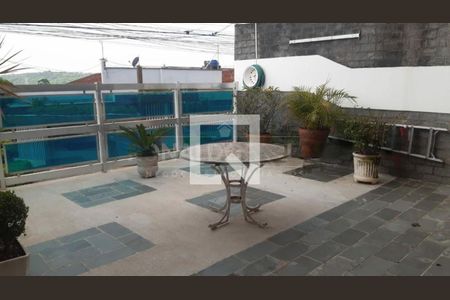Casa à venda com 3 quartos, 212m² em Interlagos, São Paulo