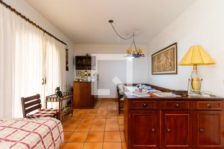 Sala de casa para alugar com 6 quartos, 216m² em Jardim Avelino, São Paulo