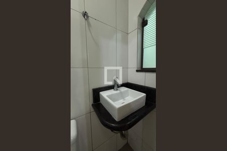 Banheiro de casa para alugar com 2 quartos, 55m² em Jardim Rina, Santo André