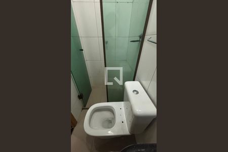 Banheiro de casa para alugar com 2 quartos, 55m² em Jardim Rina, Santo André