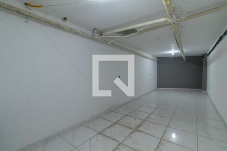 Porão de casa à venda com 3 quartos, 140m² em Vila Marieta, São Paulo