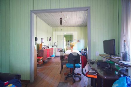 Sala de Estar de casa à venda com 2 quartos, 423m² em Vila Jardim, Porto Alegre