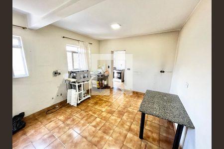 Casa à venda com 2 quartos, 116m² em Jardim das Laranjeiras, São Paulo
