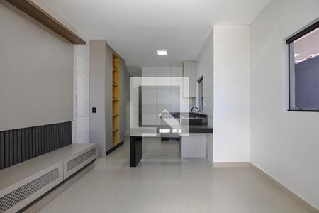 Sala de casa para alugar com 2 quartos, 100m² em Jardim Aeroporto Iii, Mogi das Cruzes