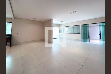 Casa à venda com 3 quartos, 290m² em Serrano, Belo Horizonte