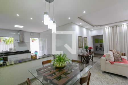 Casa à venda com 3 quartos, 360m² em Vila Cloris, Belo Horizonte