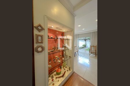 Sala de Tv de casa de condomínio à venda com 4 quartos, 243m² em Vila Romana, São Paulo