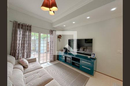 Sala de Tv de casa de condomínio à venda com 4 quartos, 243m² em Vila Romana, São Paulo