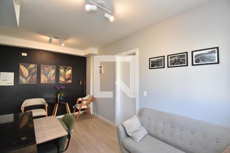 Sala de kitnet/studio para alugar com 1 quarto, 41m² em Juvevê, Curitiba