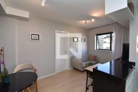 Sala de kitnet/studio para alugar com 1 quarto, 41m² em Juvevê, Curitiba