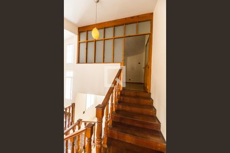 Escada de casa de condomínio à venda com 4 quartos, 260m² em Residencial Seis (alphaville), Santana de Parnaíba