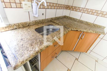 Sala/Cozinha de apartamento à venda com 2 quartos, 48m² em Conjunto Residencial José Bonifácio, São Paulo