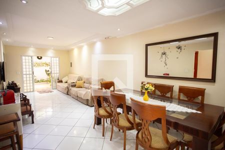 SALA de casa à venda com 3 quartos, 300m² em Sítio do Morro, São Paulo