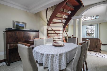 Sala de casa de condomínio para alugar com 4 quartos, 199m² em Centro, Nova Iguaçu