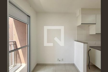 Sala  de apartamento para alugar com 1 quarto, 27m² em Jardim Caravelas, São Paulo