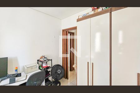 Quarto de apartamento à venda com 2 quartos, 57m² em Umuarama, Osasco