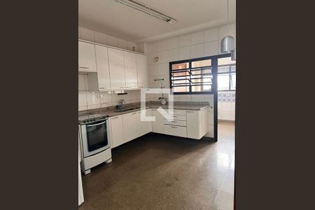 Apartamento à venda com 3 quartos, 270m² em Vila Jacuí, São Paulo