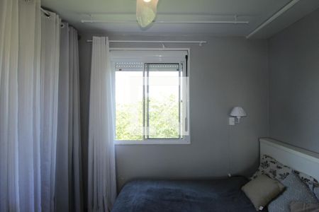 Quarto 1 de apartamento para alugar com 2 quartos, 54m² em Humaitá, Porto Alegre