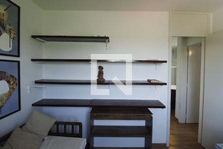 Quarto 2 de apartamento para alugar com 2 quartos, 54m² em Humaitá, Porto Alegre