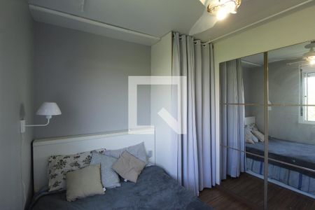 Quarto 1 de apartamento para alugar com 2 quartos, 54m² em Humaitá, Porto Alegre