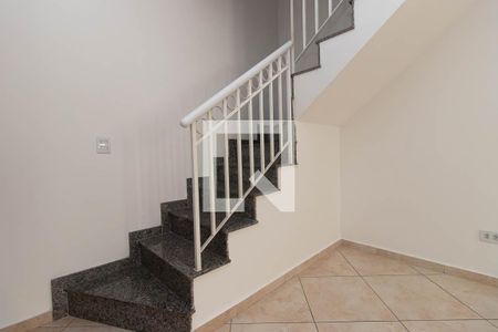 Escada de casa de condomínio à venda com 3 quartos, 100m² em Jardim Virginia Bianca, São Paulo