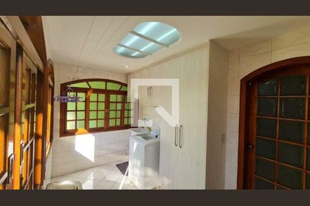 Casa à venda com 4 quartos, 300m² em Vila Costa Melo, São Paulo