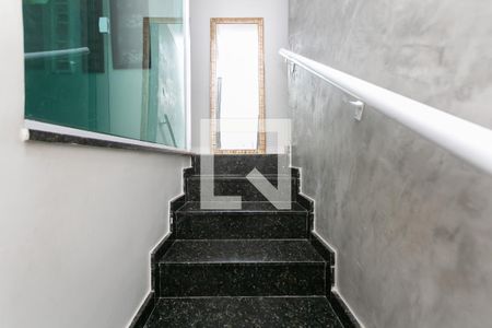 Escada  de casa para alugar com 3 quartos, 75m² em Vila Progresso (zona Leste), São Paulo