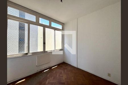 Quarto 1 de apartamento à venda com 2 quartos, 75m² em Copacabana, Rio de Janeiro