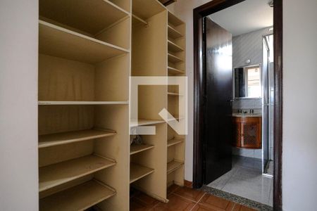 Closet de apartamento para alugar com 2 quartos, 71m² em Vila Lavinia, Mogi das Cruzes