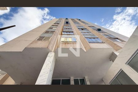 Fachada de apartamento para alugar com 2 quartos, 65m² em Centro, Guarujá