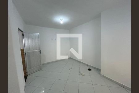 Quarto 1 de casa para alugar com 2 quartos, 70m² em Marechal Hermes, Rio de Janeiro