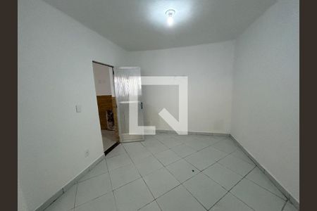 Quarto 1 de casa para alugar com 2 quartos, 70m² em Marechal Hermes, Rio de Janeiro
