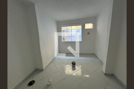 Quarto 1 de casa para alugar com 2 quartos, 70m² em Marechal Hermes, Rio de Janeiro
