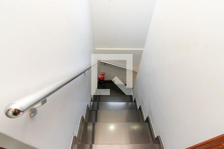 Escada de casa à venda com 3 quartos, 109m² em Jardim Cotiana, São Paulo