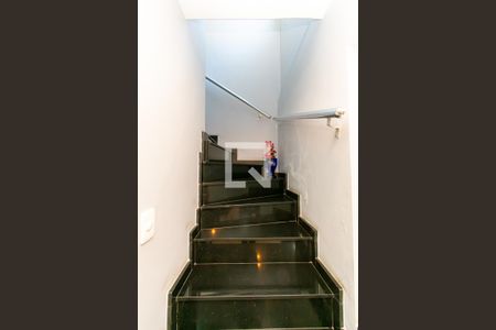Escada de casa à venda com 3 quartos, 109m² em Jardim Cotiana, São Paulo