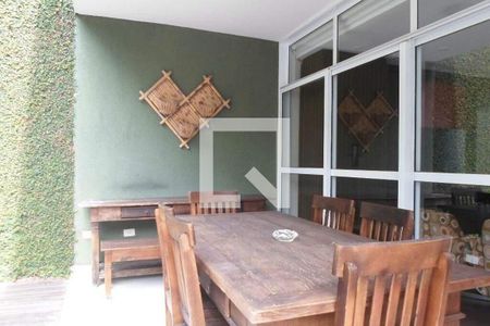 Casa à venda com 4 quartos, 450m² em Vila Alexandria, São Paulo